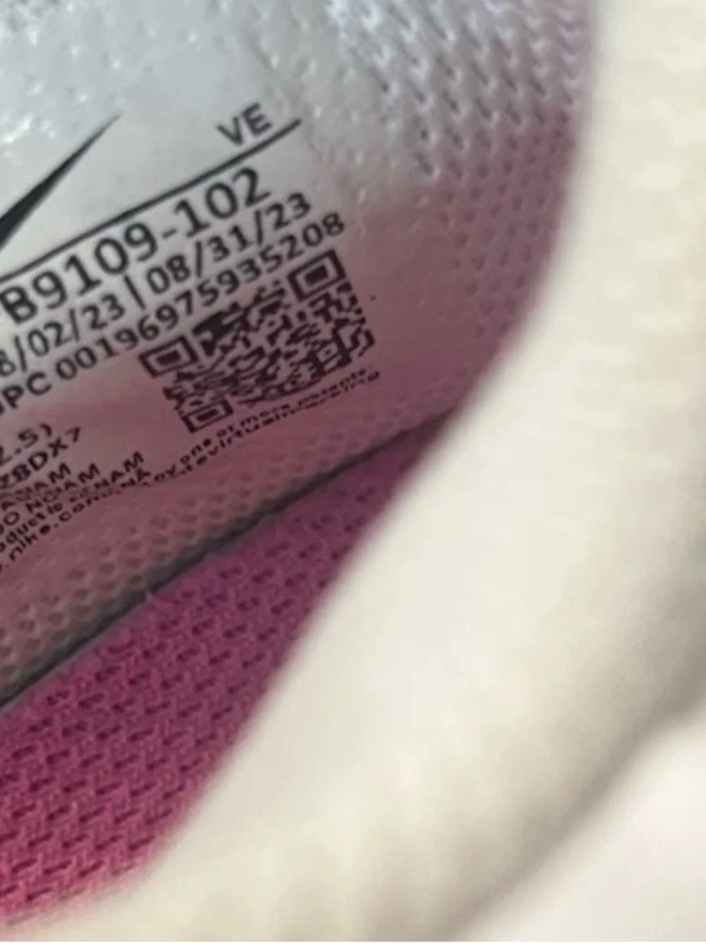 Nike White and Hot Pink Low-Top Sneakers